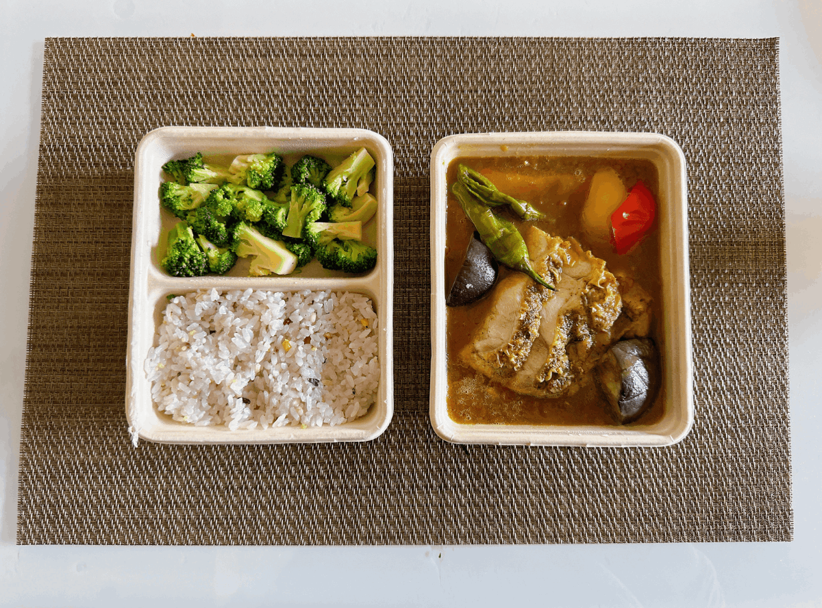 ハーブチキンカレーとチャツネのアクセント2