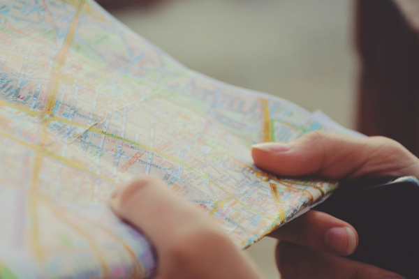 現在地と照らし合わせて"地図読み"を