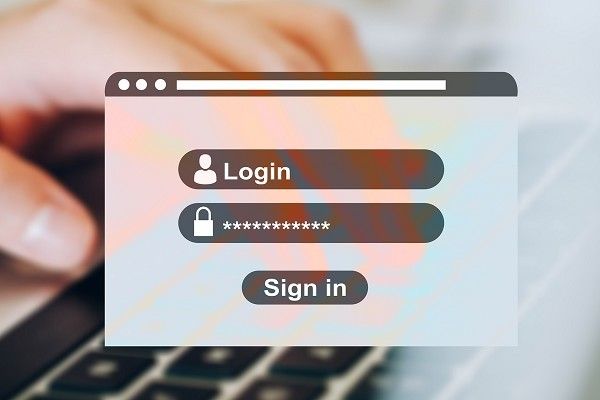 ログイン履歴に不正がないかチェック。メールでの通知も有効
