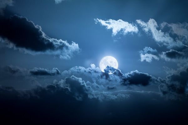 夜のイメージ写真