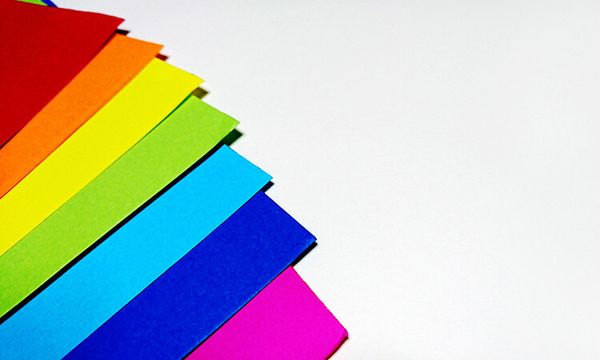 マイナンバーカード写真の背景は何色でもいいの？