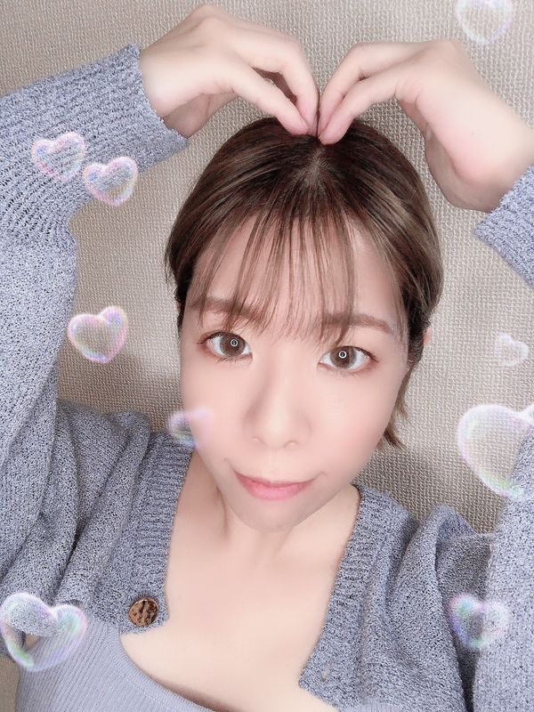 サランへポーズ