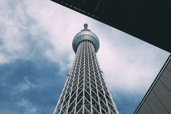 高層ビルやランドマークタワーの写真