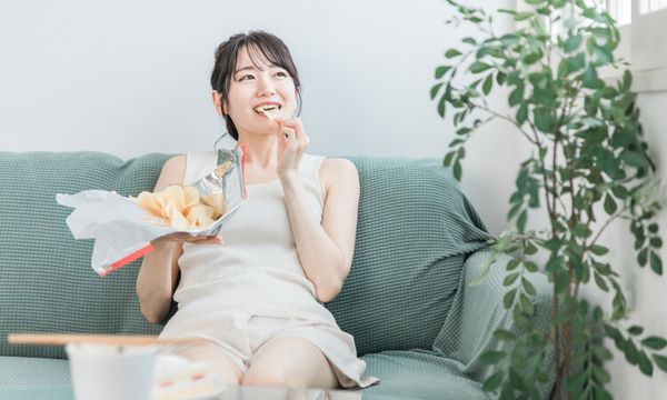 だらける女性