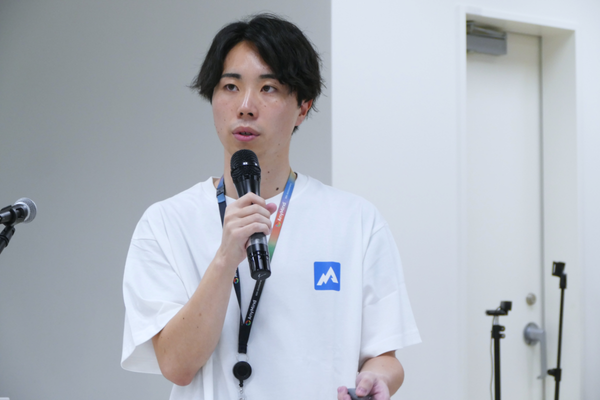 前川 亮氏