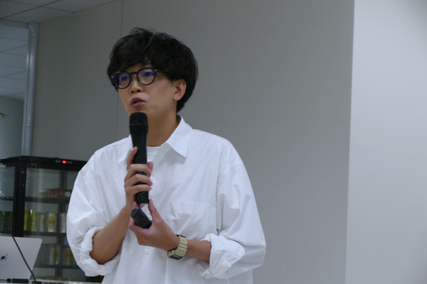早川 俊太郎氏