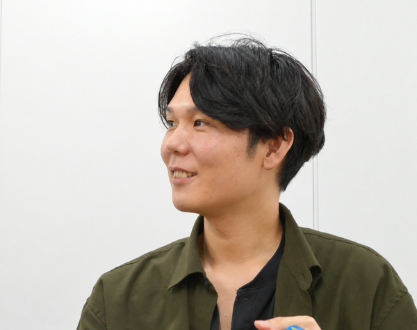 山岡巧氏