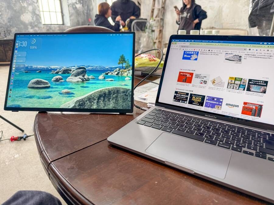 16インチのモバイルモニター