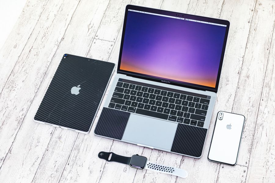 Appleガジェットが並んでいる
