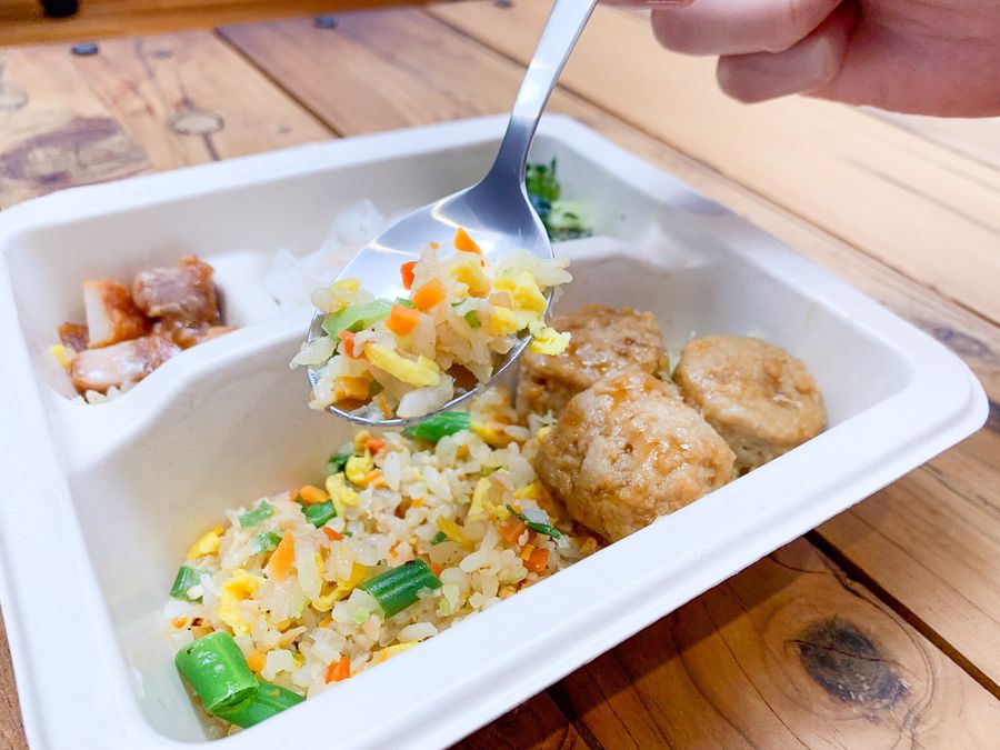 甘酢肉団子と炒飯のわんぱくプレート