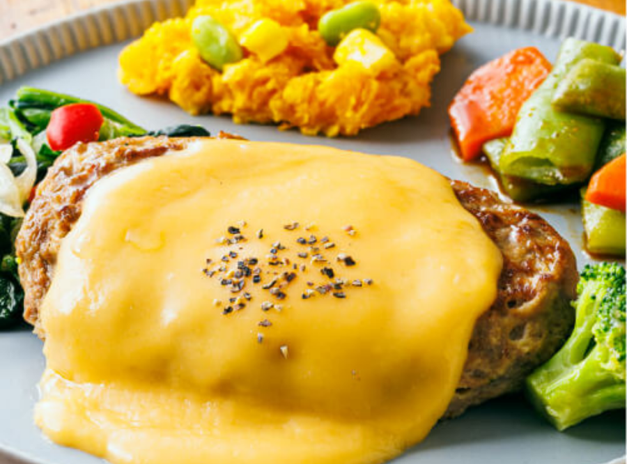 3種のチーズのカルボナーラ風ハンバーグ