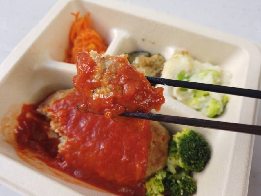 ナッシュ　食事しているイメージ