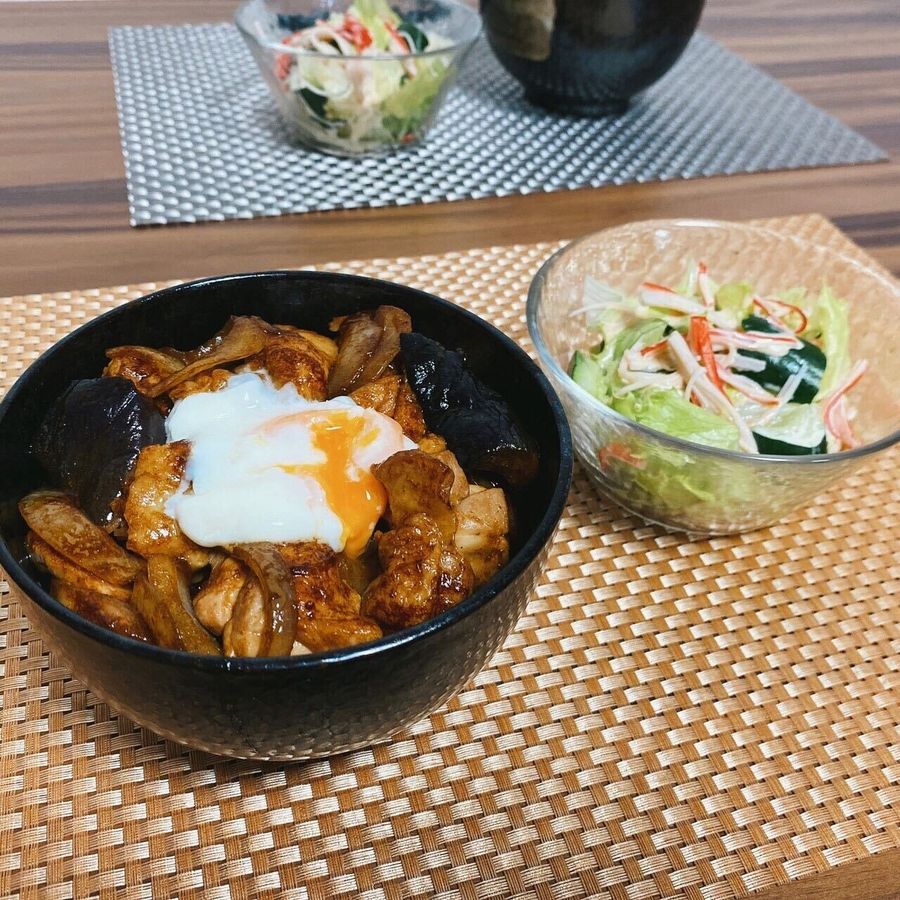ヨシケイ「包丁いらず♪ 鶏肉のコクうまみそ丼」のレビュー画像1
