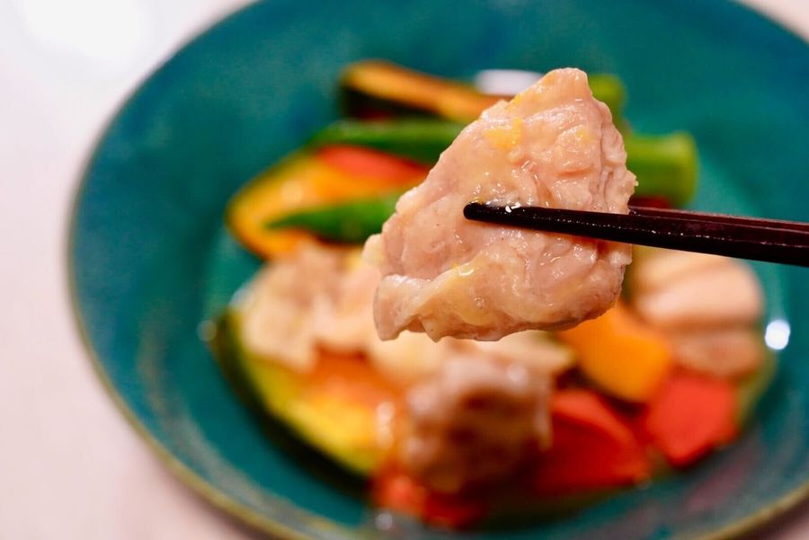鶏もも肉とかぼちゃの柚子香る西京味噌の鶏もも肉