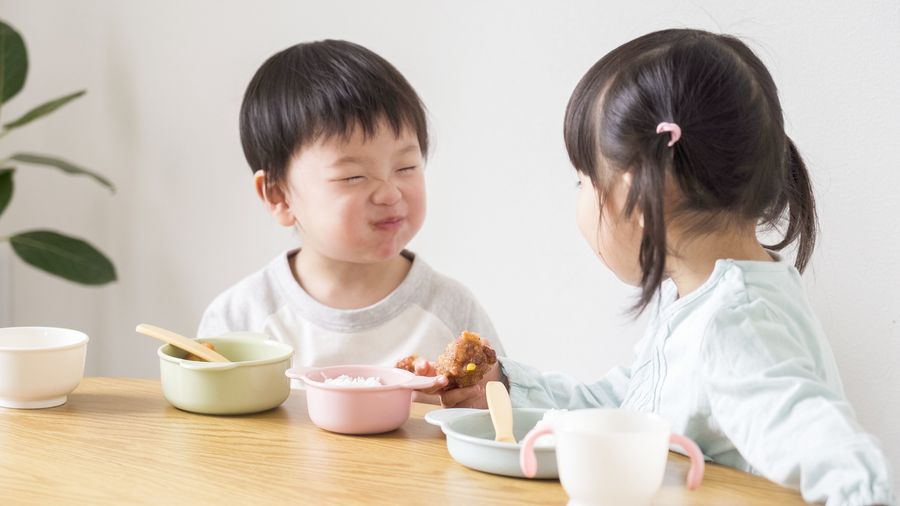 兄妹　食事　イメージ画像