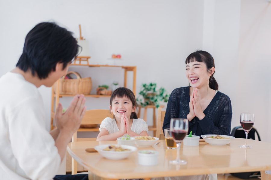 親子　食事　イメージ画像