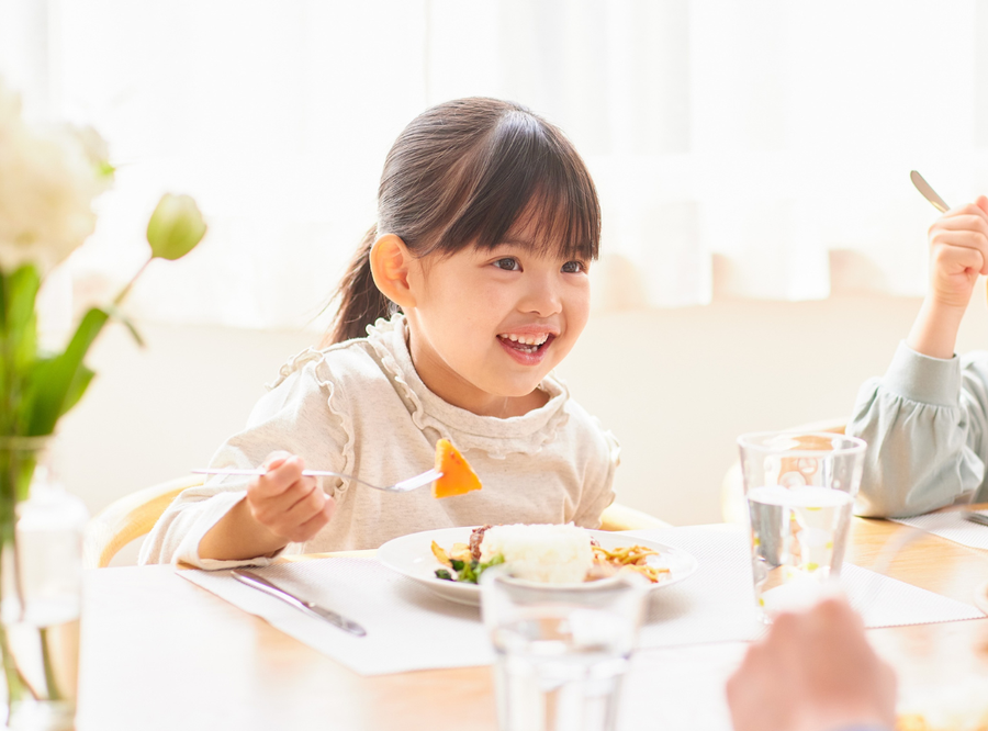 子ども　食事　イメージ