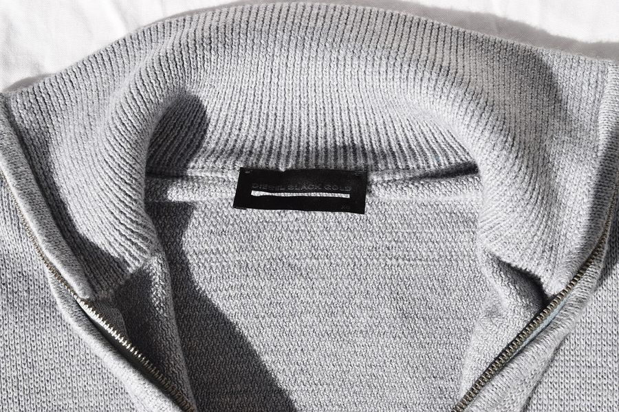 「DIESEL BLACK GOLD（ディーゼル ブラック ゴールド）」のニットトップス