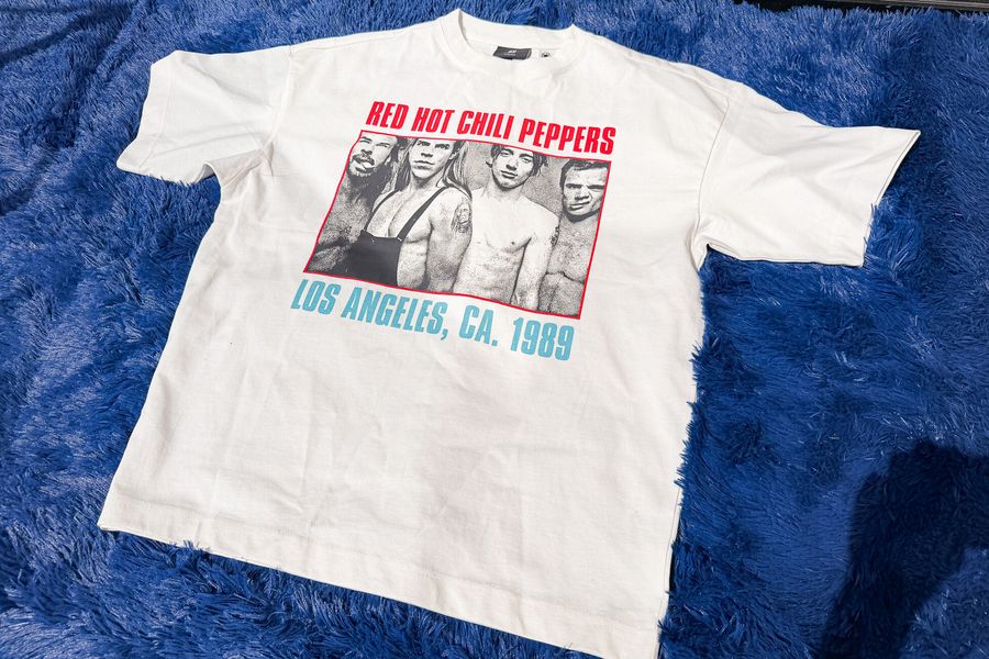 レッド・ホット・チリ・ペッパーズのTシャツ